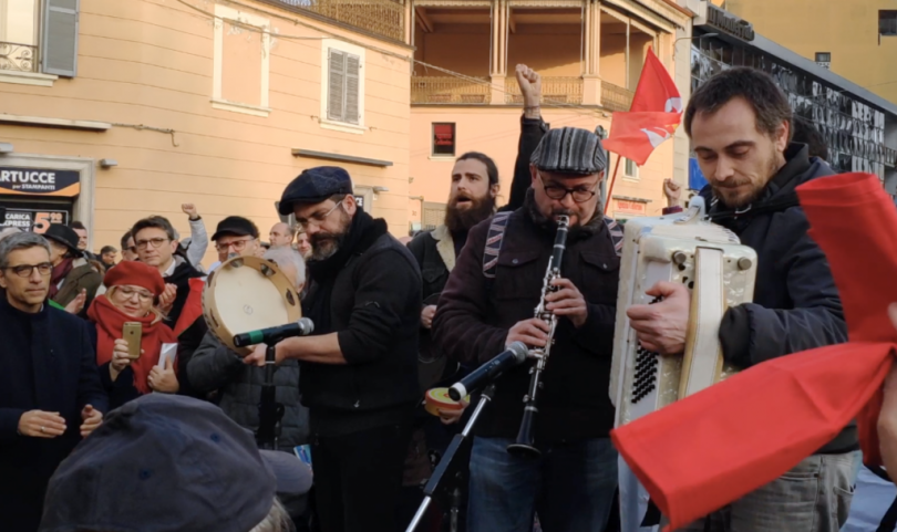 VIDEO - La manifestazione dell'ANPI si conclude intonando 